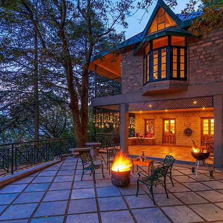 Stayvista At Paris Villa With Pvt Pool & Valley View Kasauli Extérieur photo
