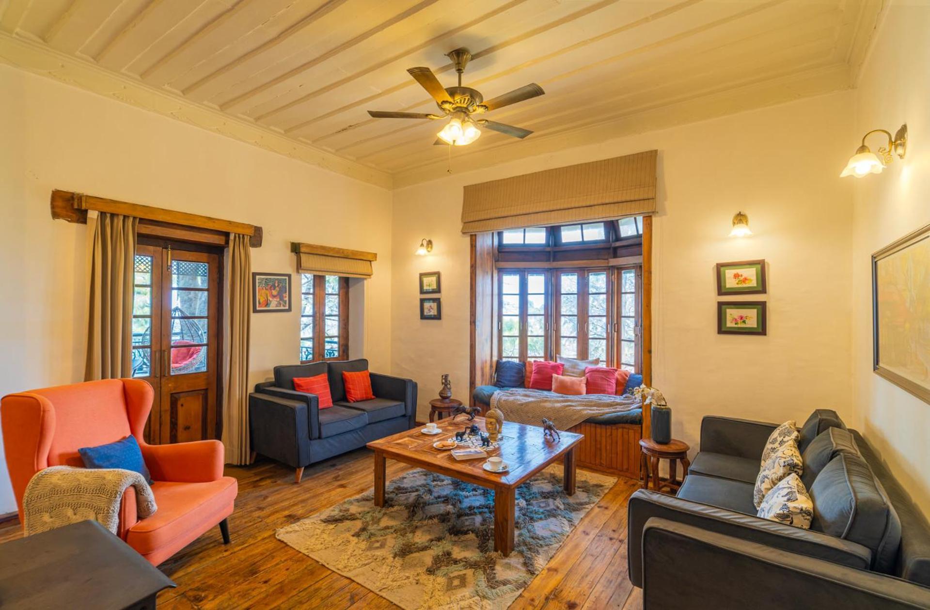 Stayvista At Paris Villa With Pvt Pool & Valley View Kasauli Extérieur photo