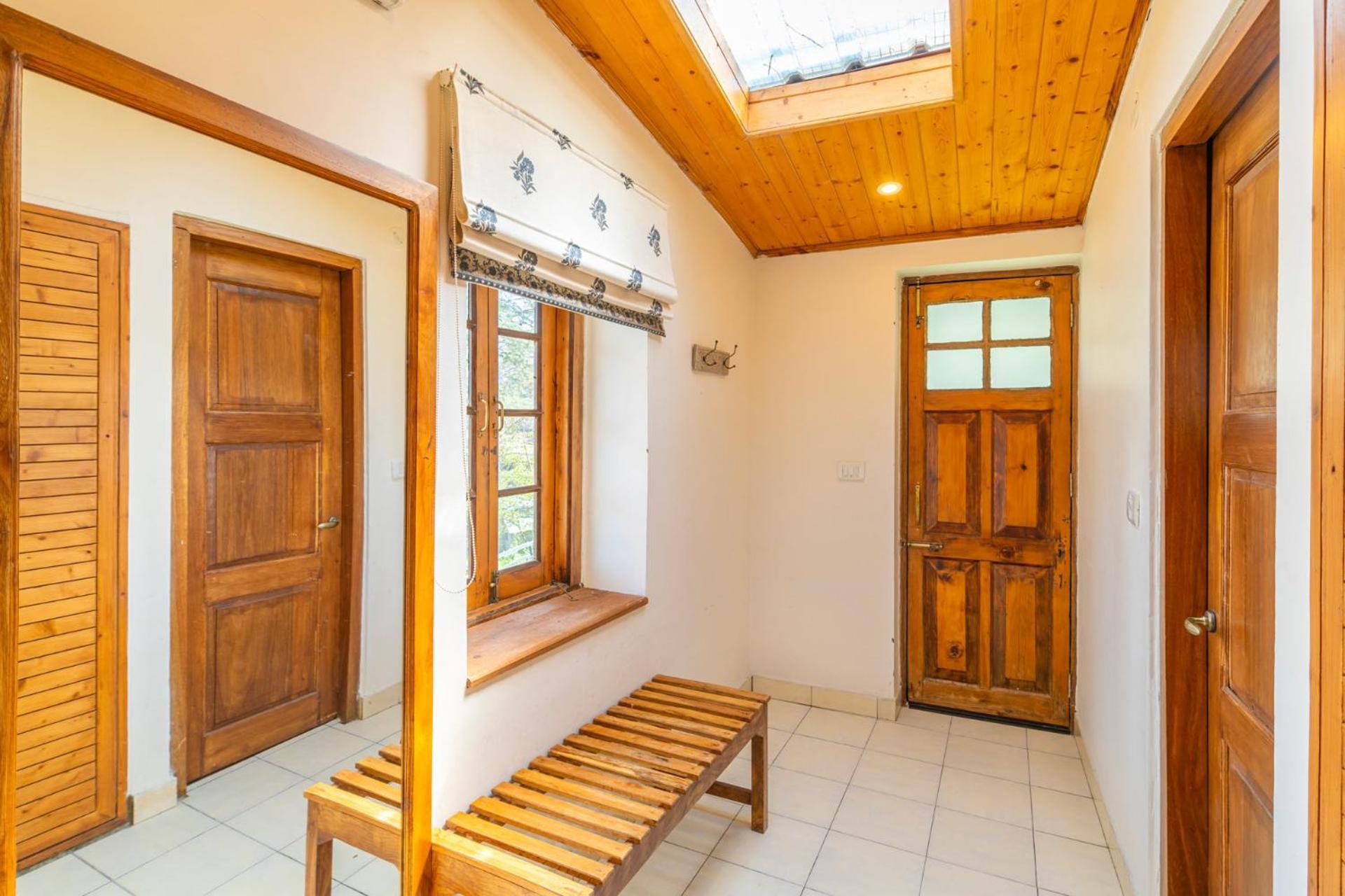 Stayvista At Paris Villa With Pvt Pool & Valley View Kasauli Extérieur photo