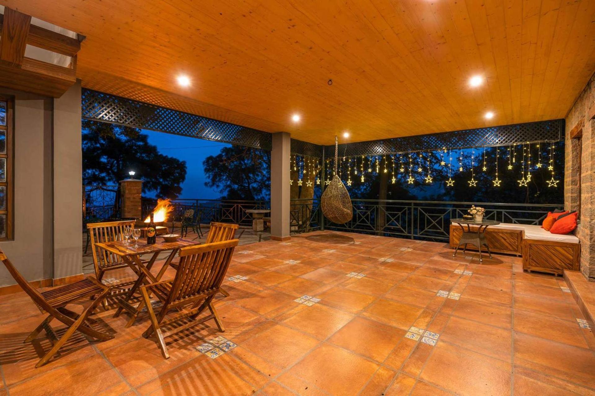 Stayvista At Paris Villa With Pvt Pool & Valley View Kasauli Extérieur photo