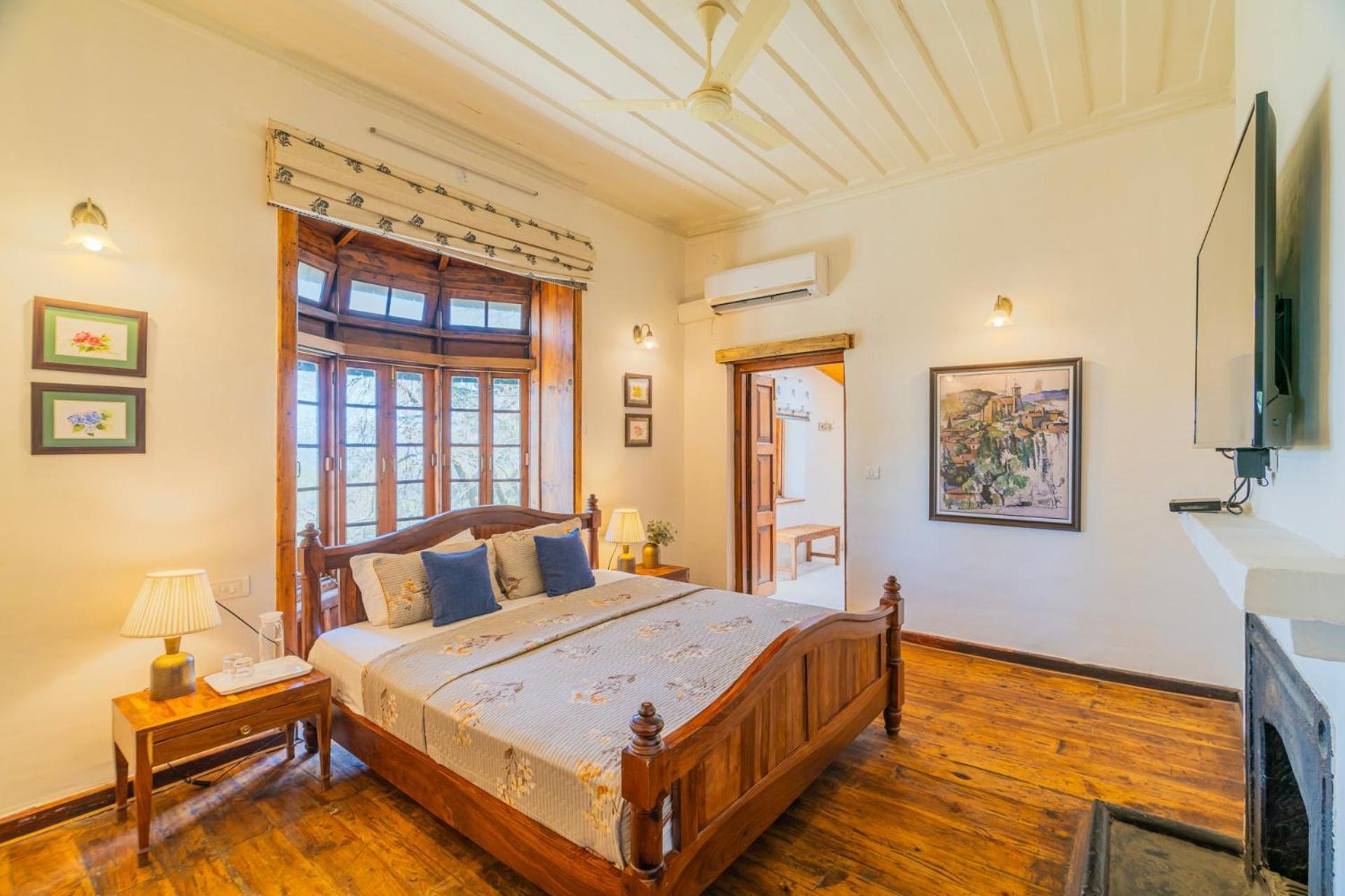Stayvista At Paris Villa With Pvt Pool & Valley View Kasauli Extérieur photo