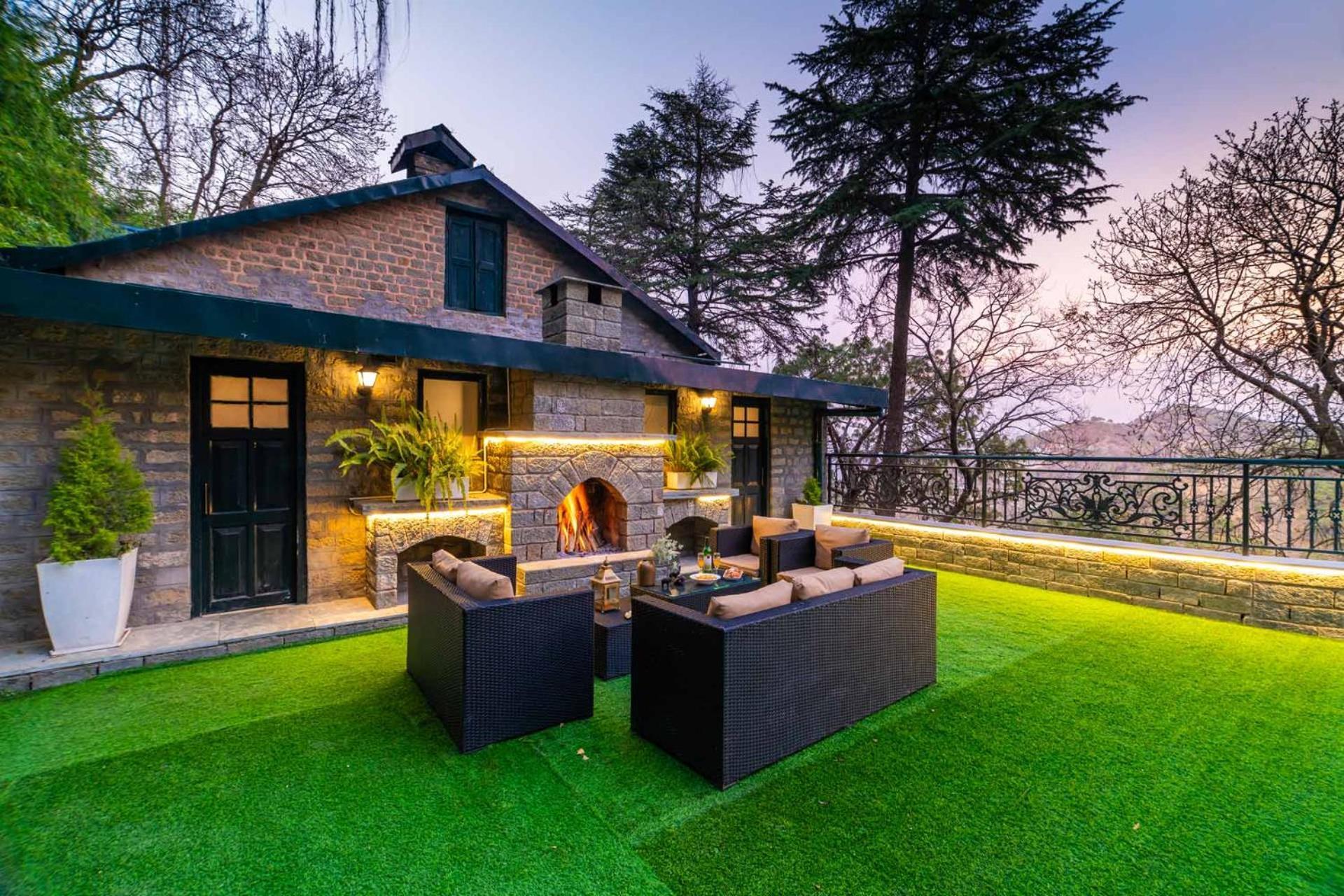 Stayvista At Paris Villa With Pvt Pool & Valley View Kasauli Extérieur photo