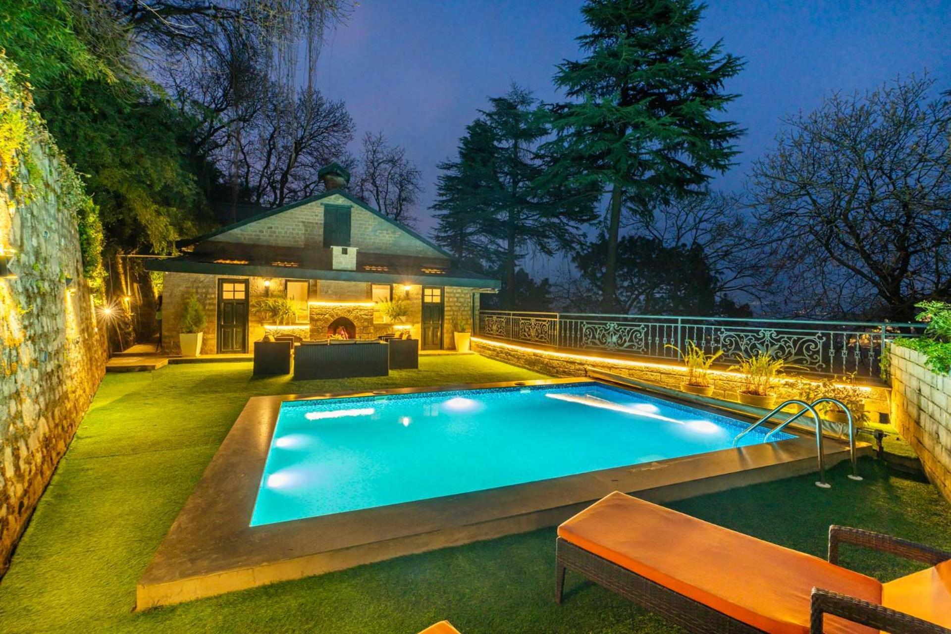 Stayvista At Paris Villa With Pvt Pool & Valley View Kasauli Extérieur photo