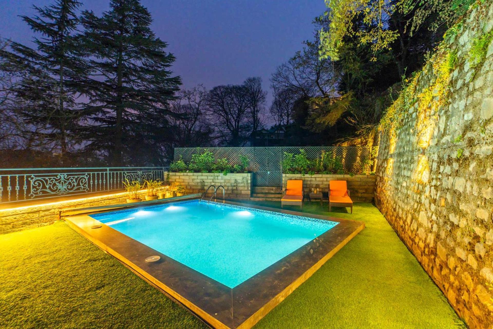 Stayvista At Paris Villa With Pvt Pool & Valley View Kasauli Extérieur photo