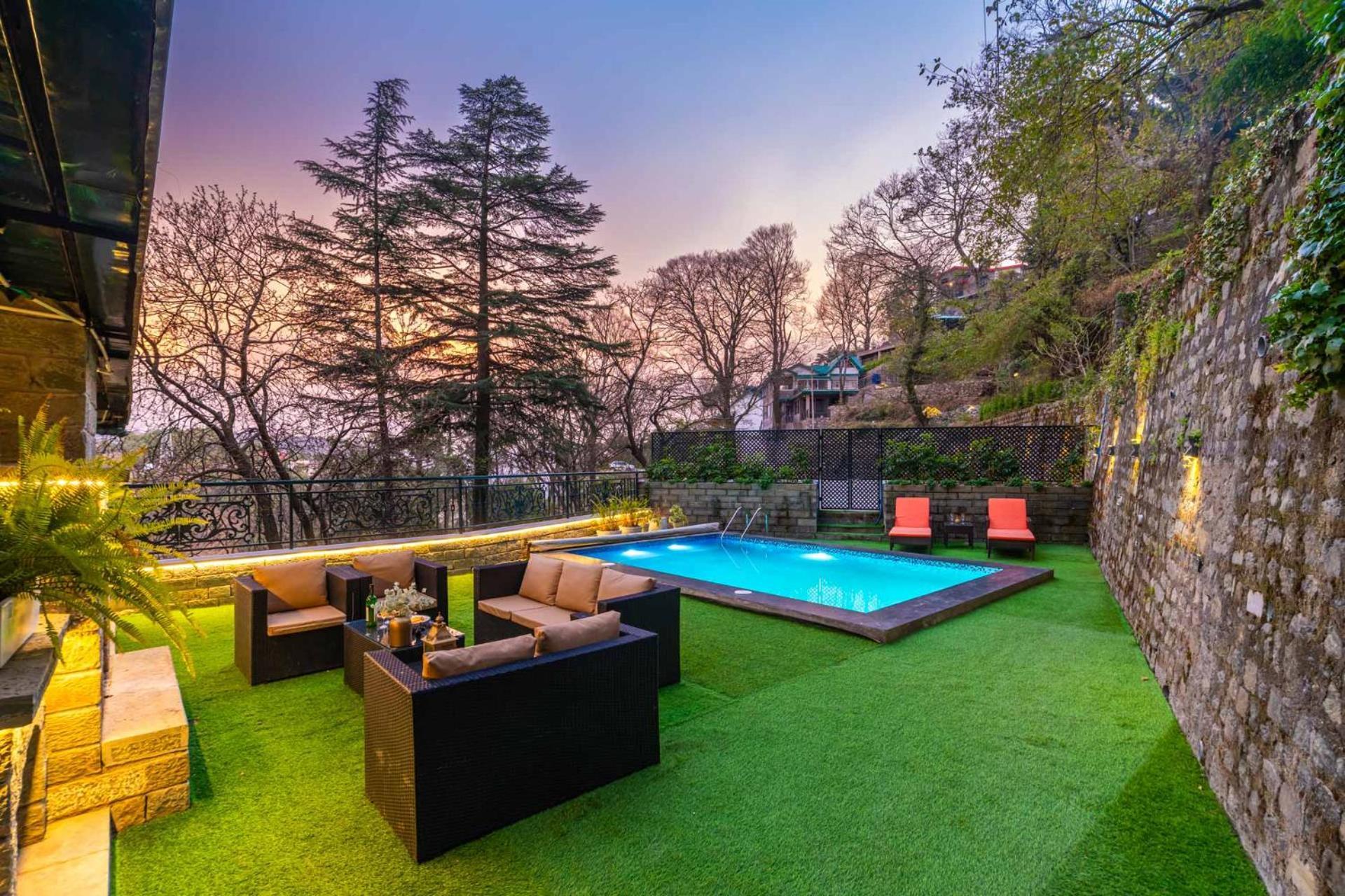Stayvista At Paris Villa With Pvt Pool & Valley View Kasauli Extérieur photo
